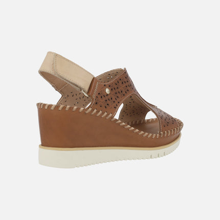 Sandalias de cuña con diseño troquelado y cierre de velcro Aguadulce