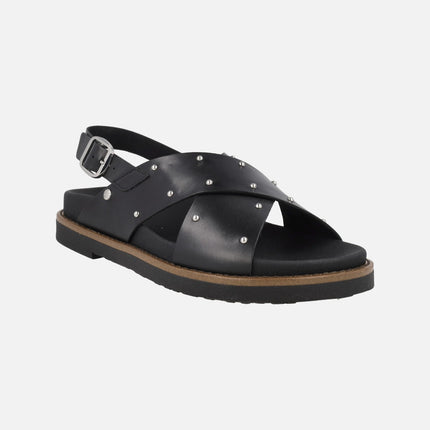 Sandalias negras de piel con tachas Aitana