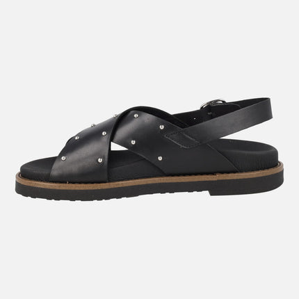 Sandalias negras de piel con tachas Aitana