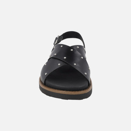 Sandalias negras de piel con tachas Aitana