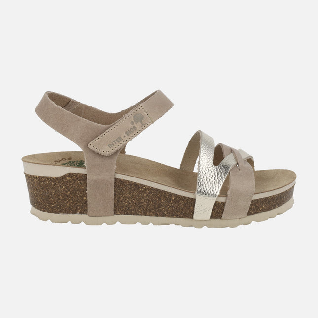 Sandalias de cuña en combinado beige y platino con cierre de velcro
