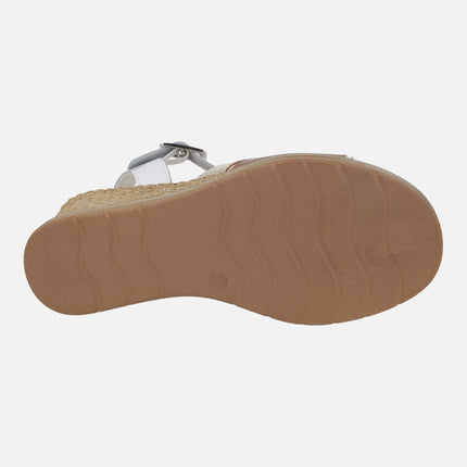 Sandalias de piel en combinado de metales con cuña efecto rafia