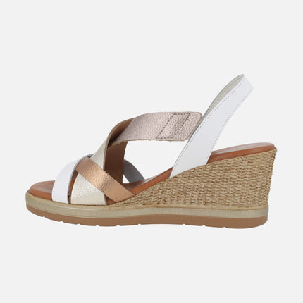 Sandalias de piel en combinado blanco con metalizados