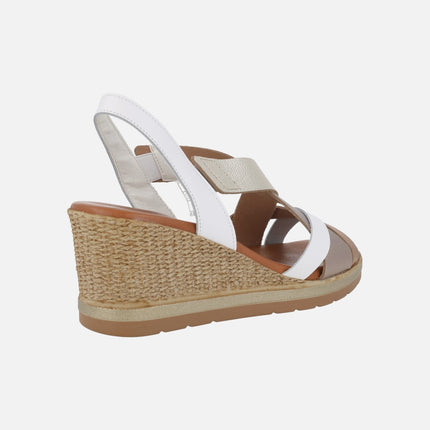 Sandalias de piel en combinado blanco con metalizados