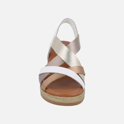 Sandalias de piel en combinado blanco con metalizados