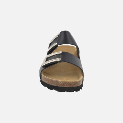 Sandalias negras de piel estilo bio con velcros y adornos metálicos