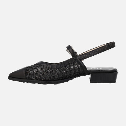 Bailarinas destalonadas con tacón bajo en piel y tejido rafia