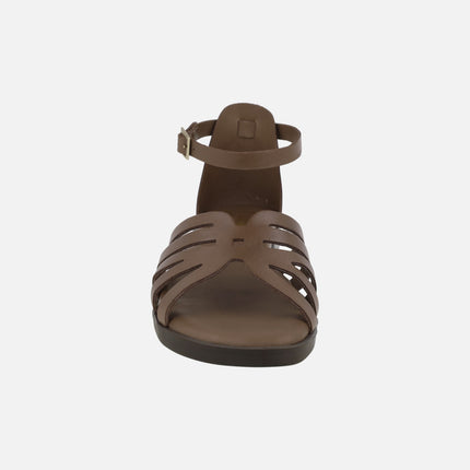 Sandalias planas cerradas de talón con pulsera al tobillo