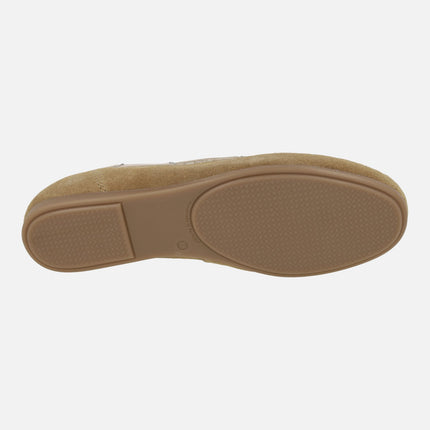 Suede and leather boating shoes with lace closure