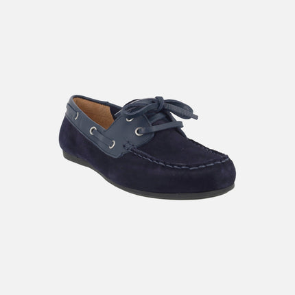 Suede and leather boating shoes with lace closure