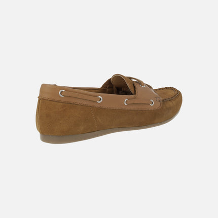 Suede and leather boating shoes with lace closure