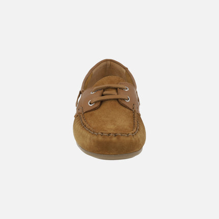 Suede and leather boating shoes with lace closure