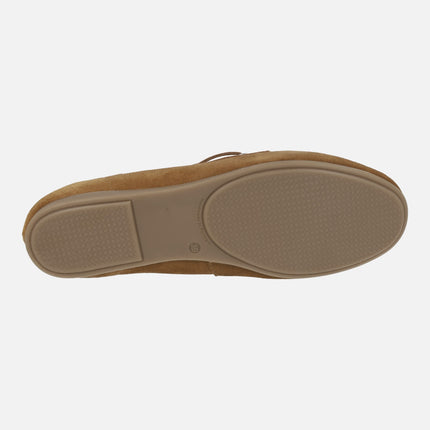 Suede and leather boating shoes with lace closure