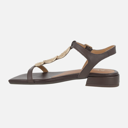 Sandalias marrones de piel Saint Tropez con adornos circulares dorados