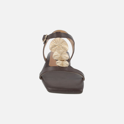 Sandalias marrones de piel Saint Tropez con adornos circulares dorados
