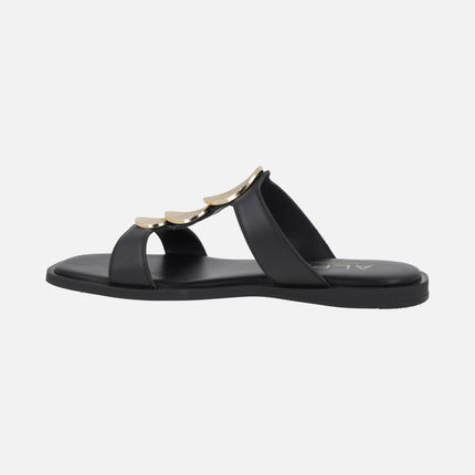 Sandalias planas de piel con detalle de círculos dorados Sheila