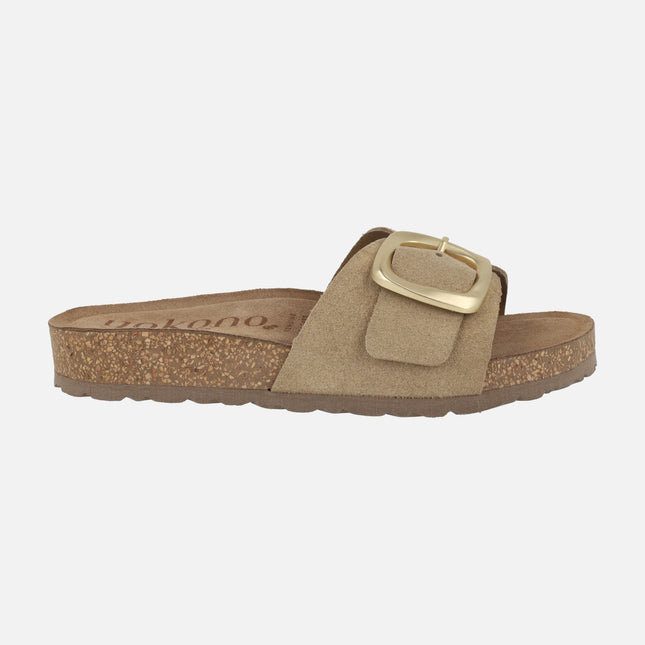 Sandalias Jerba-114 Mushroom en serraje beige con hebilla dorada