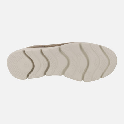 Zapatillas deportivas con perforados y cordones elásticos