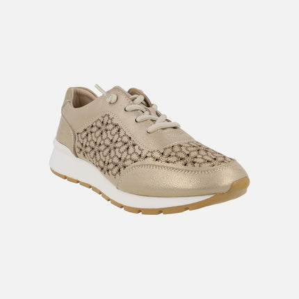 Zapatillas deportivas con serigrafiado y troquelados de flores