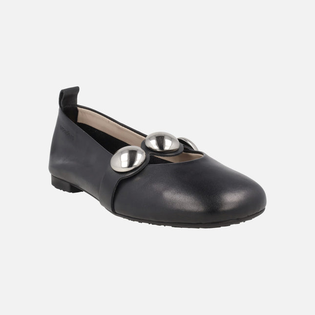 Bailarinas negras de piel Lulu 04 con tira de tachas grandes al empeine