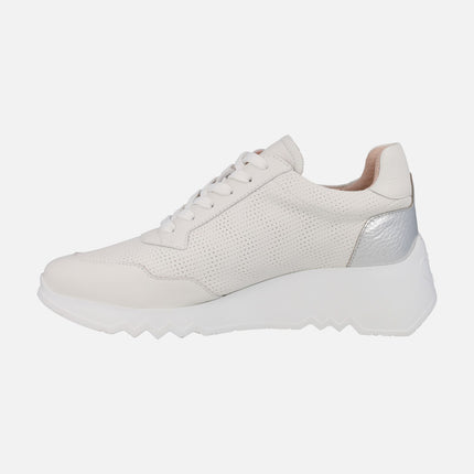 Zapatillas deportivas blancas de piel con cordones y cremallera