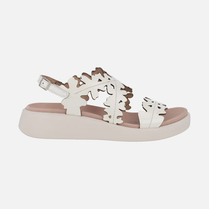 Sandalias en piel charol efecto flores Mar 51