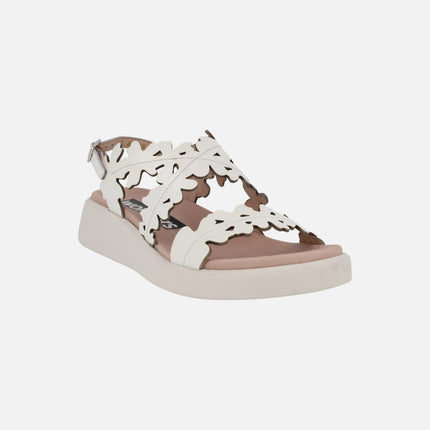 Sandalias en piel charol efecto flores Mar 51