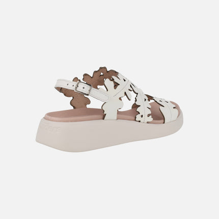 Sandalias en piel charol efecto flores Mar 51