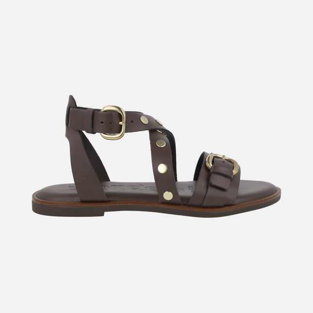 Sandalias planas de piel con tachas Kora 42