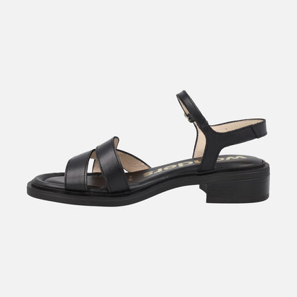 Sandalias negras de piel con tacón bajo Janett 10