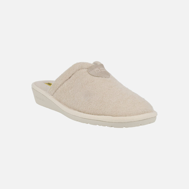 Zapatillas de casa descalzas para mujer en toalla beige