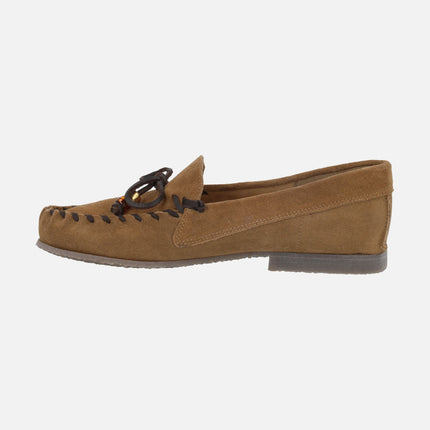 Mocasines de ante para mujer con detalle de lazo y pespuntes
