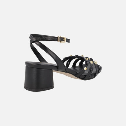 Sandalias de tacón con pedrería y pulsera al tobillo