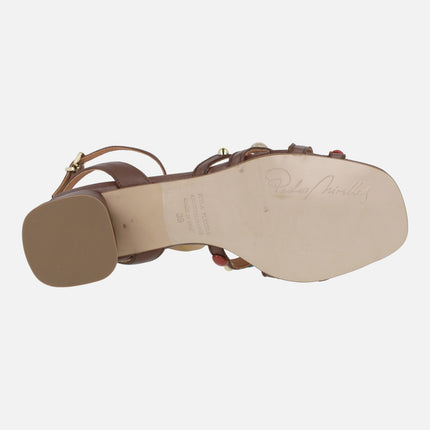 Sandalias de tacón con pedrería y pulsera al tobillo