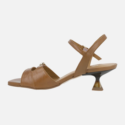 Sandalias Huesca de piel con detalle de hebilla