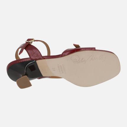 Sandalias Huesca de piel con detalle de hebilla