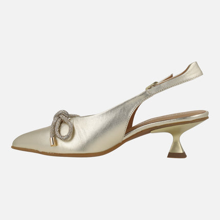 Zapatos de salón destalonados con lazo de fantasía