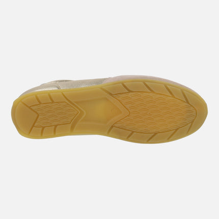Zapatillas deportivas en metalizado oro y ante beige