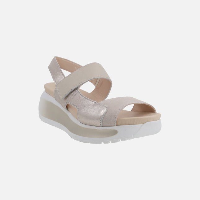 Sandalias confort Berta en combinado beige y oro