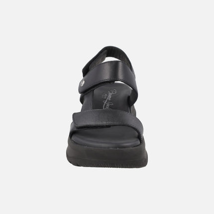 Sandalias negras de piel con plataforma y cierre de velcros Noor