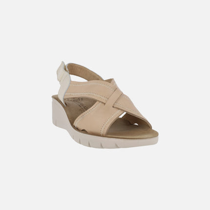 Sandalias de piel en combinado beige con cierre de velcro