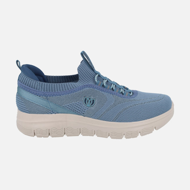 Sock-style sneakers with elastic laces