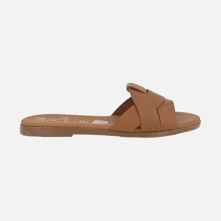 Flat leather sandals with intertwined straps