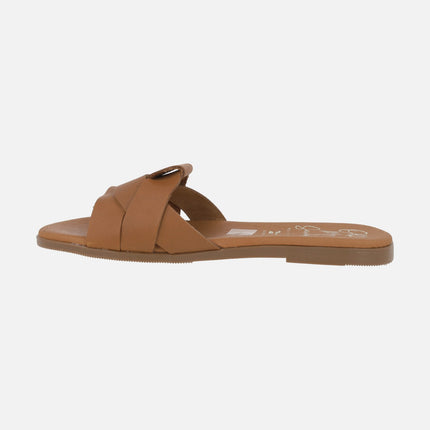 Flat leather sandals with intertwined straps