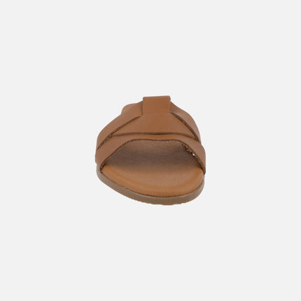 Flat leather sandals with intertwined straps