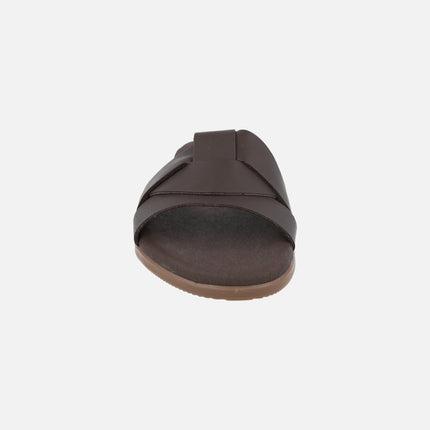 Flat leather sandals with intertwined straps