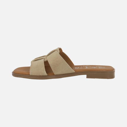 Flat leather sandals