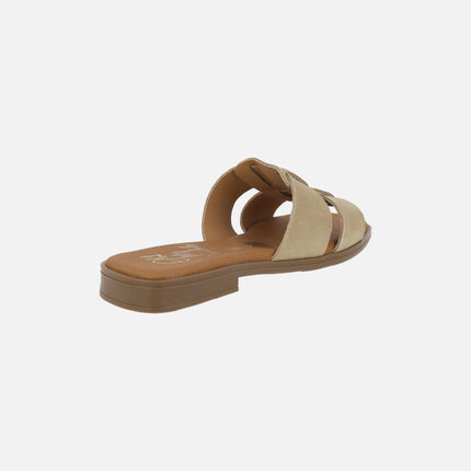 Flat leather sandals