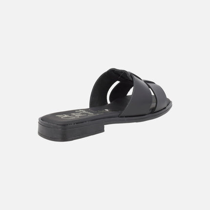 Flat leather sandals