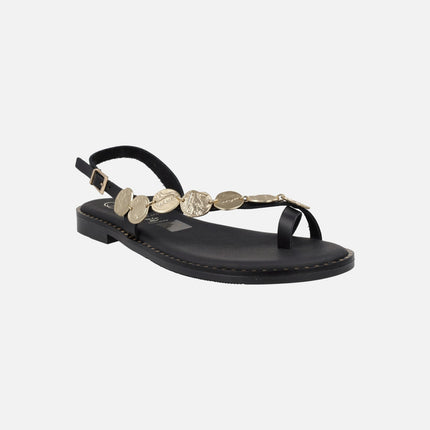 Sandalias planas de piel con detalle de monedas doradas